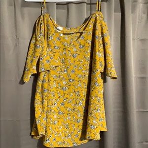 NWT women’s cold shoulder top.